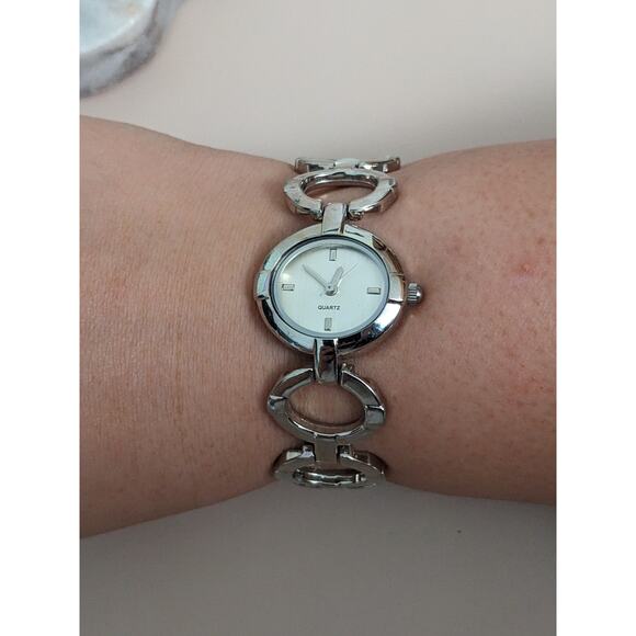 Preowned Y2K Silver Tone Circle Link Women Watch 7in Working - Picture 1 of 8